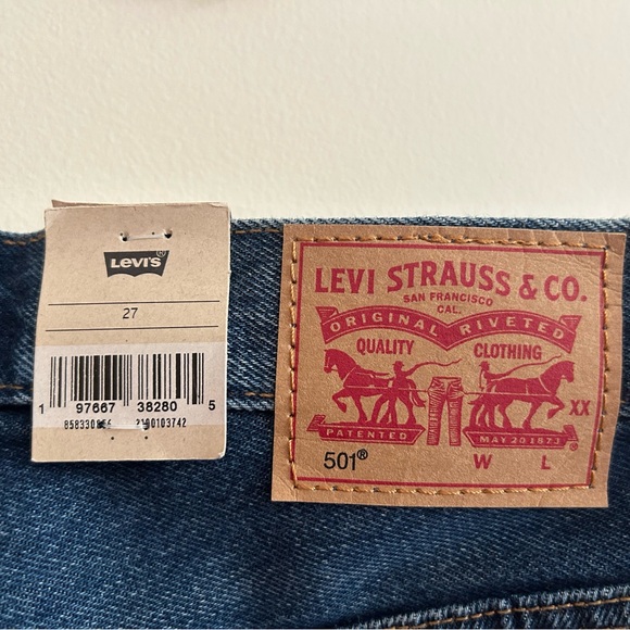 Levi's Dark Blue 501 Jean Shorts NWT - Picture 3 of 4